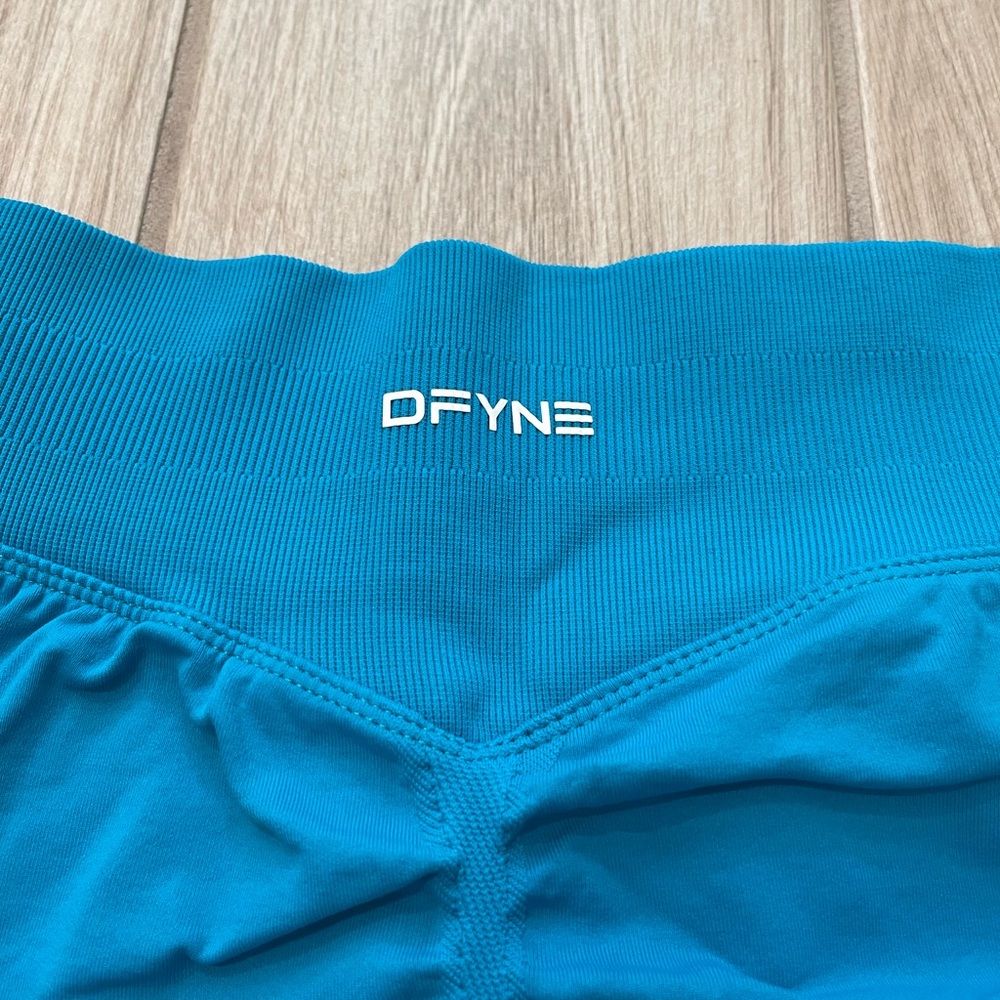 DFYNE Impact Seamless High Rise Shorts 4.5” Glacier Teal Blue Sz S - Picture 5 of 10